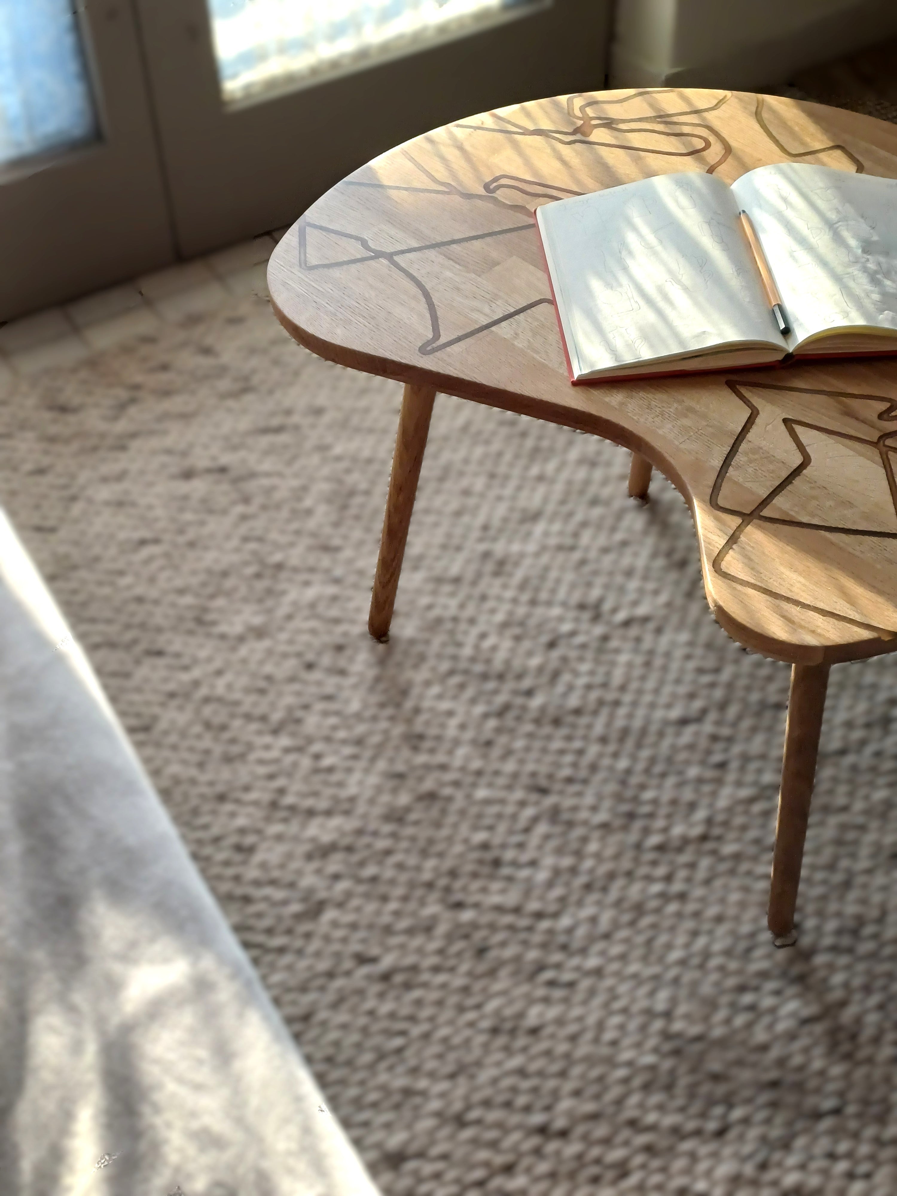 Handcrafted Oak Coffee Table – Freeform Table with Epoxy Coffee Pattern