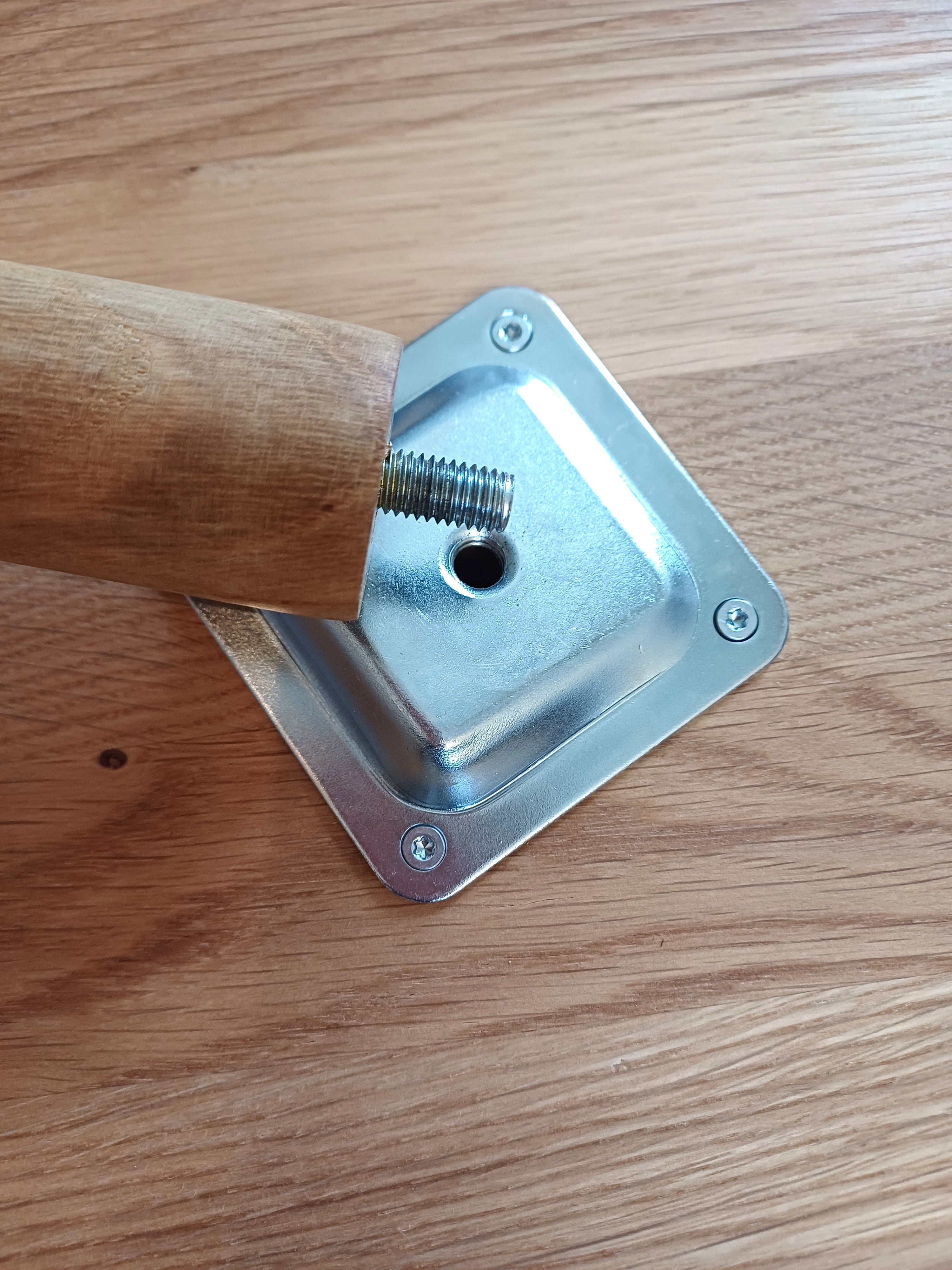 Handcrafted Oak Coffee Table 'Splash' - Handcrafted Oak Coffee Table – Freeform Design with Geometric Epoxy Pattern