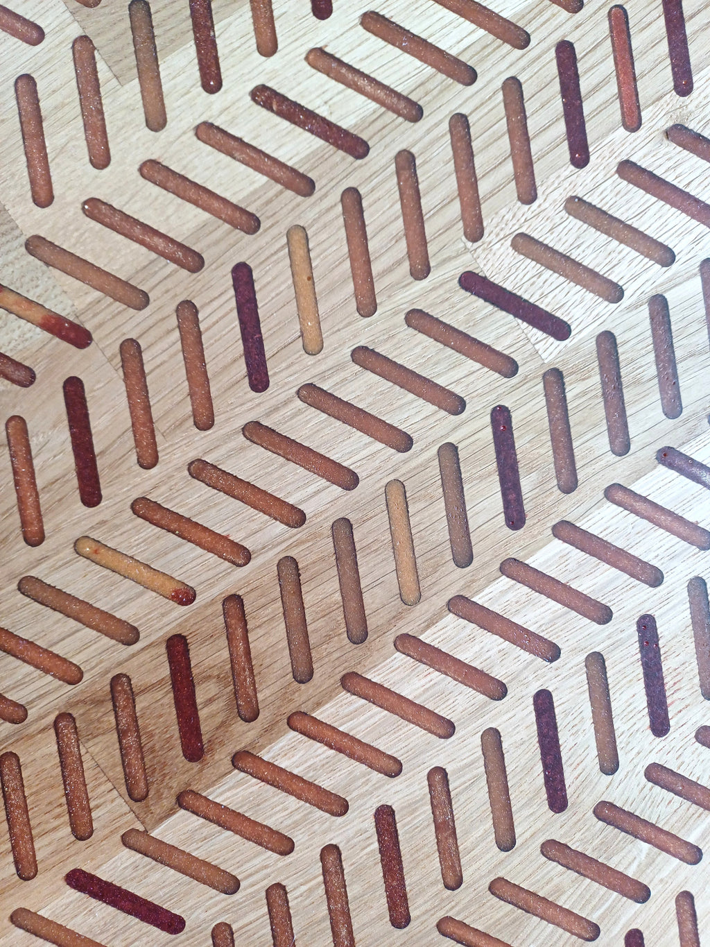 Handcrafted Oak Coffee Table 'Splash' - Handcrafted Oak Coffee Table – Freeform Design with Geometric Epoxy Pattern